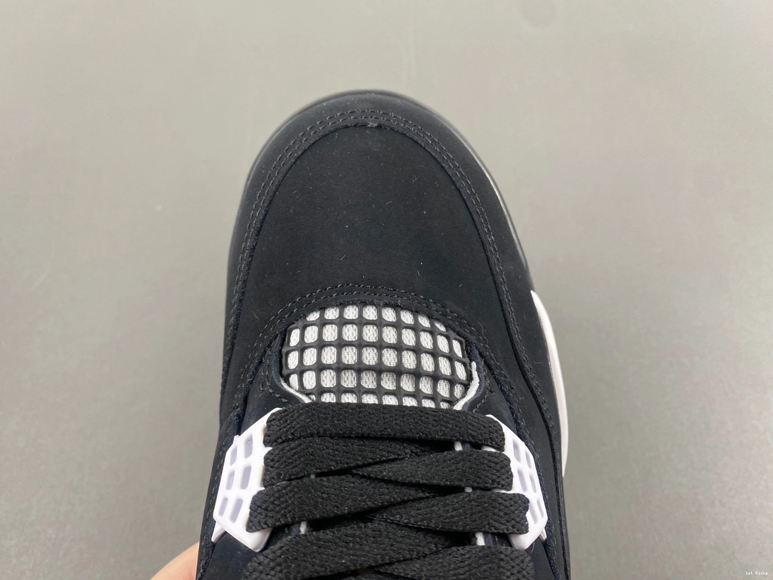 FQ8138-001 RETRO 4 THUNDER 'WHITE AIR JORDAN 0327